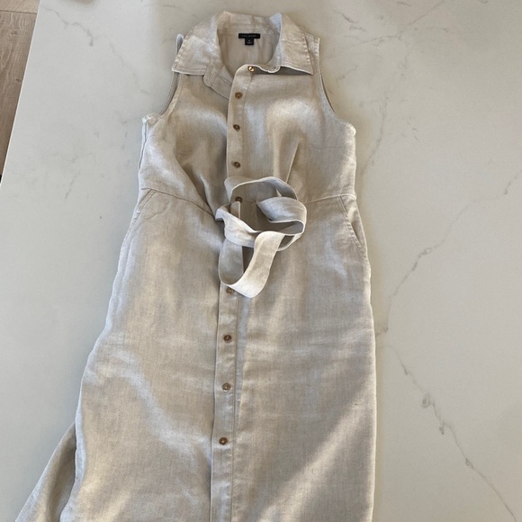 Ann Taylor Dresses & Skirts - Sleeveless Beige Button-Down Dress